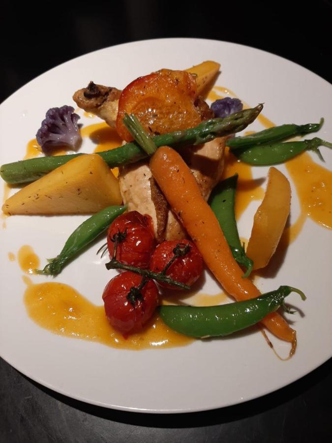Hotel-Restaurant Le Lion D'Or ポラントリュイ エクステリア 写真