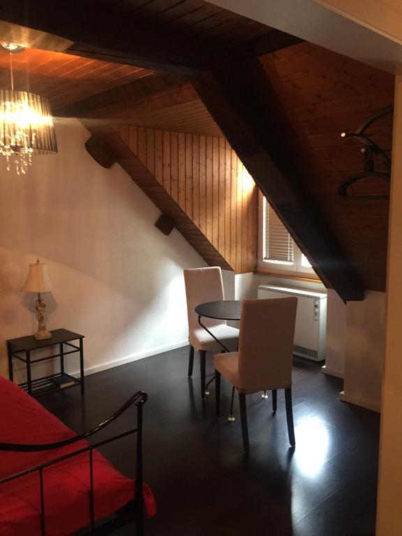 Hotel-Restaurant Le Lion D'Or ポラントリュイ 部屋 写真
