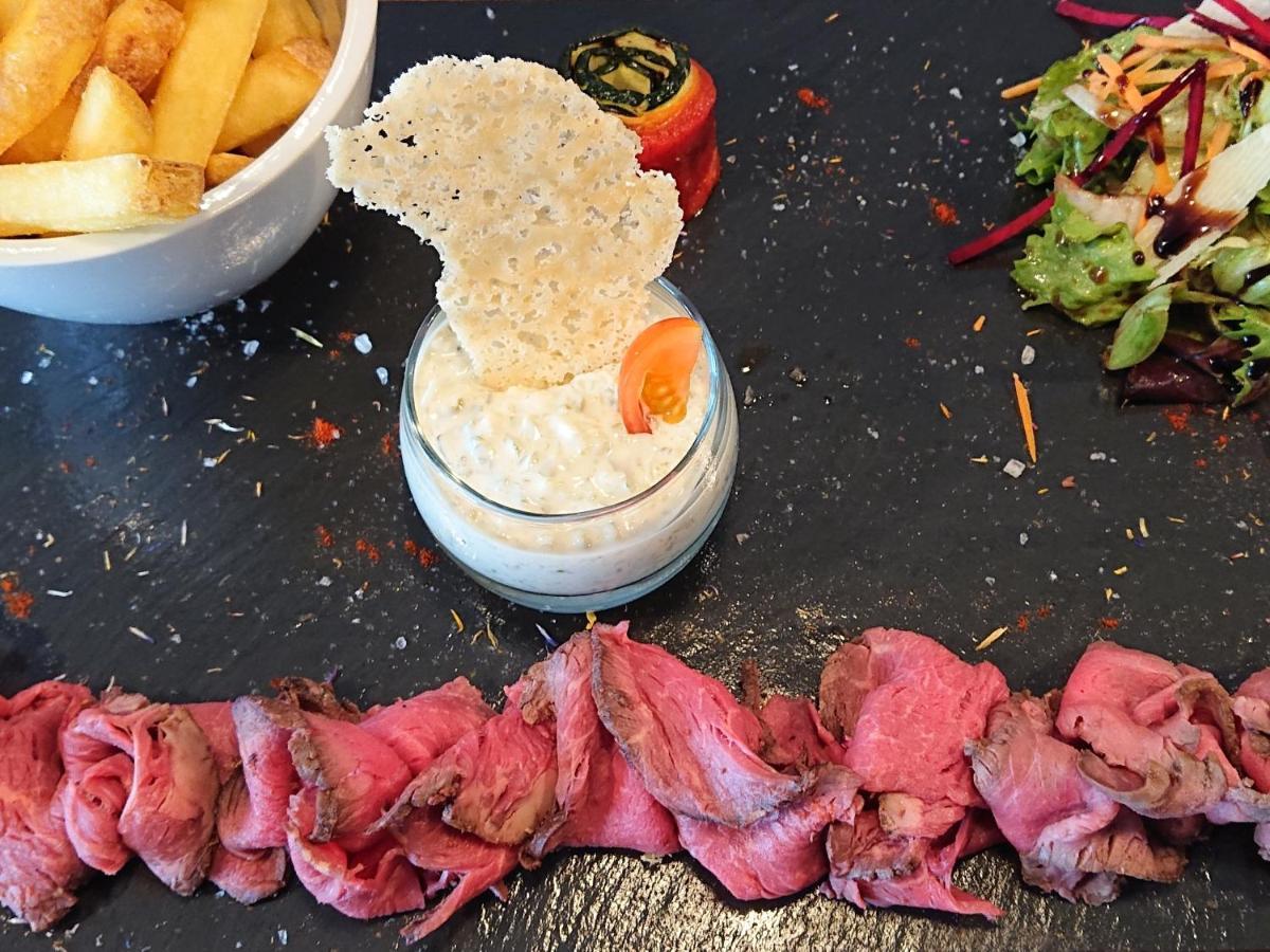 Hotel-Restaurant Le Lion D'Or ポラントリュイ エクステリア 写真