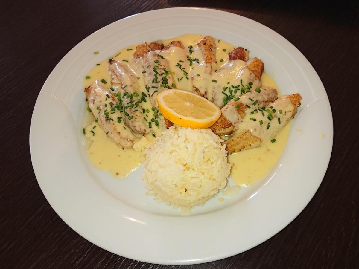Hotel-Restaurant Le Lion D'Or ポラントリュイ エクステリア 写真