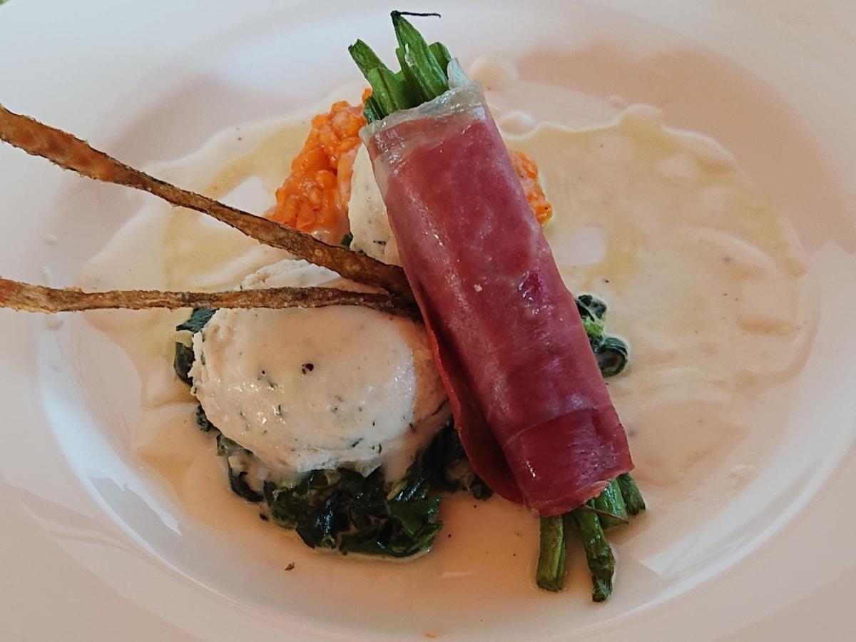 Hotel-Restaurant Le Lion D'Or ポラントリュイ エクステリア 写真